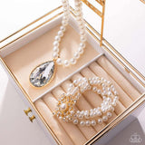 Prettily Poised Gold ✧ Necklace