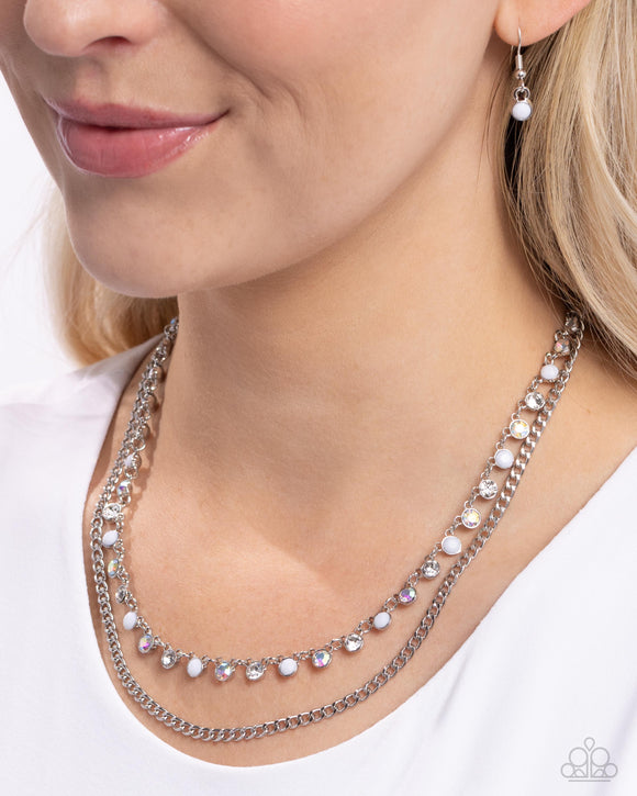Delicate Dame White ✧ Iridescent Necklace