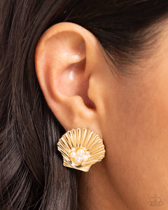 Earrings Post,Gold,Shell,Oyster Opulence Gold ✧ Post Earrings