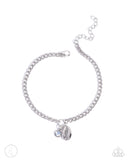 Conch Comeback White ✧ Opalescent Anklet