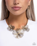 Wiry Wreath Brass ✧ Necklace