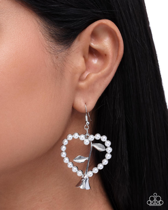 Feminine Fame White ✧ Earrings