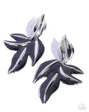 Leafy Lineup Black ✧ Post Earrings