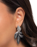 Leafy Lineup Black ✧ Post Earrings