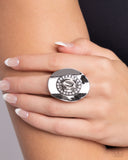 Broach Backdrop White ✧ Ring