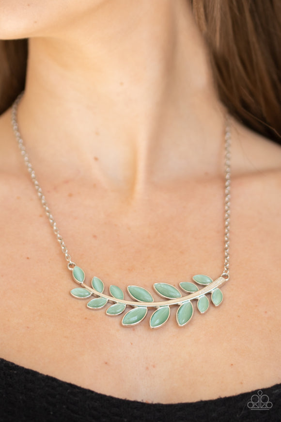 Frosted Foliage Green ✨ Necklace Short