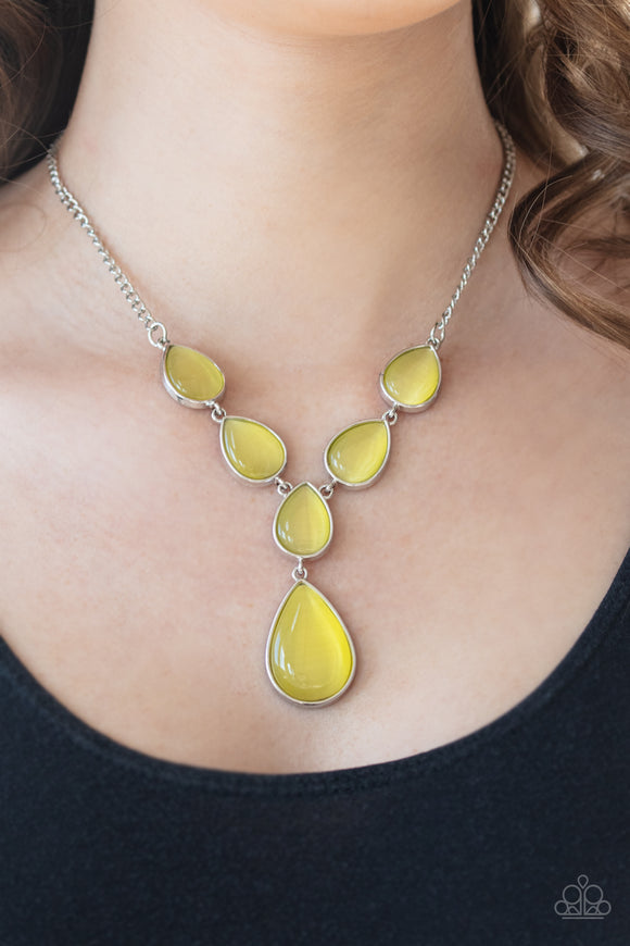 Dewy Decadence Yellow ✨ Necklace Short