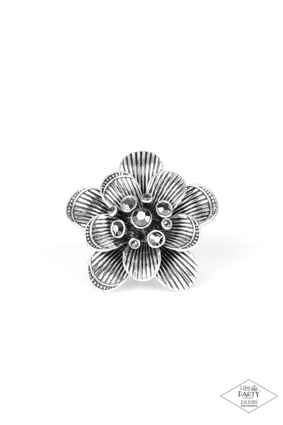 Petal Pusher Silver ✧ Ring Ring
