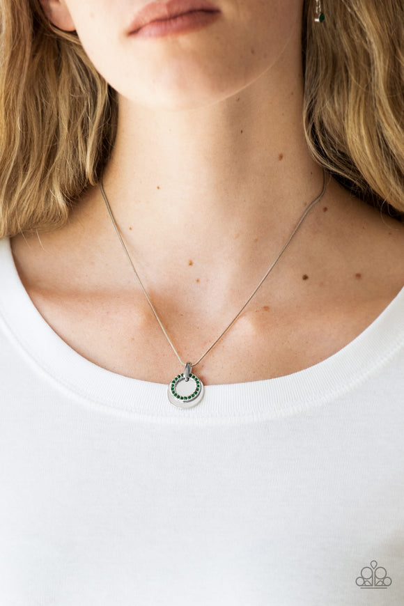 Front and CENTERED Green ✨ Necklace Short