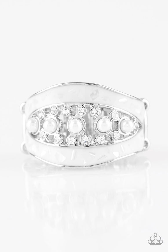 Royal Treasury White ✧ Ring Ring