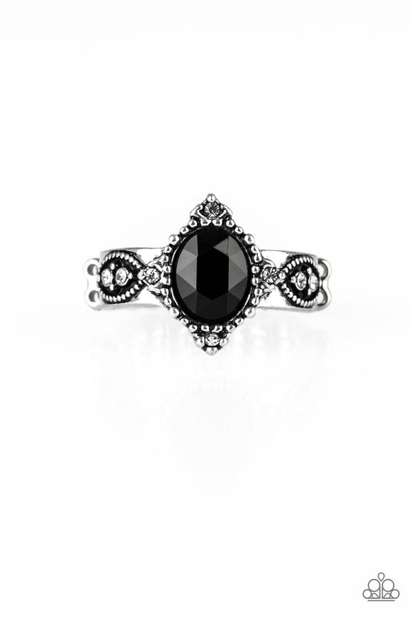 Pricelessly Princess Black ✧ Ring Ring