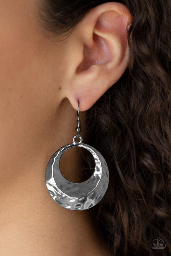 Savory Shimmer Black ✧ Earrings Earrings