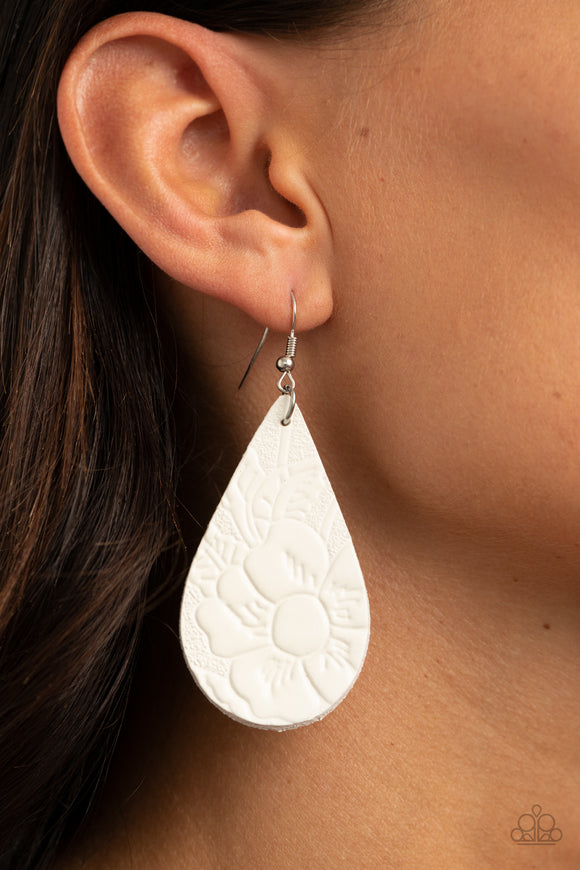 Beach Garden White ✧ Leather Earrings Earrings