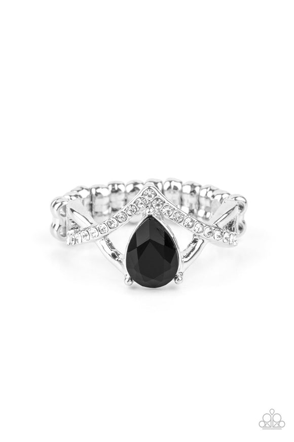 Remarkable Refinement Black ✧ Ring Ring