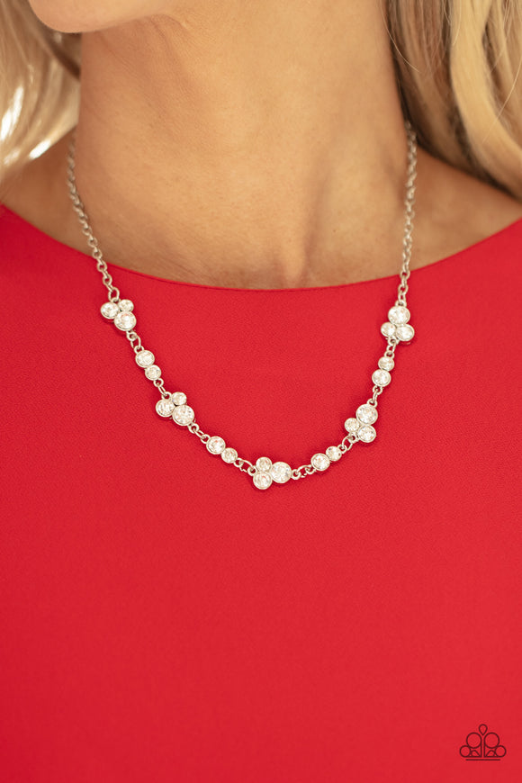 Gorgeously Glistening White ✨ Necklace Short