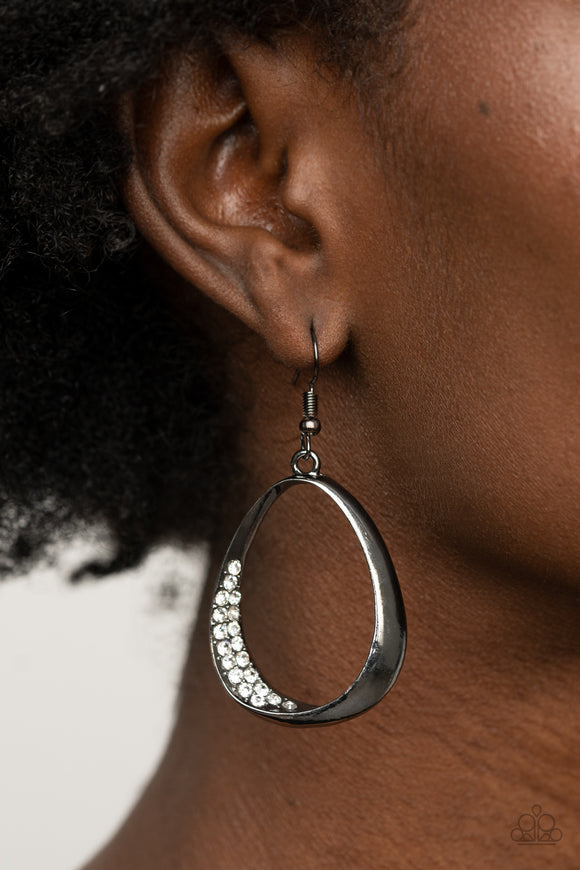 Fiercely Flauntable Black ✧ Earrings Earrings