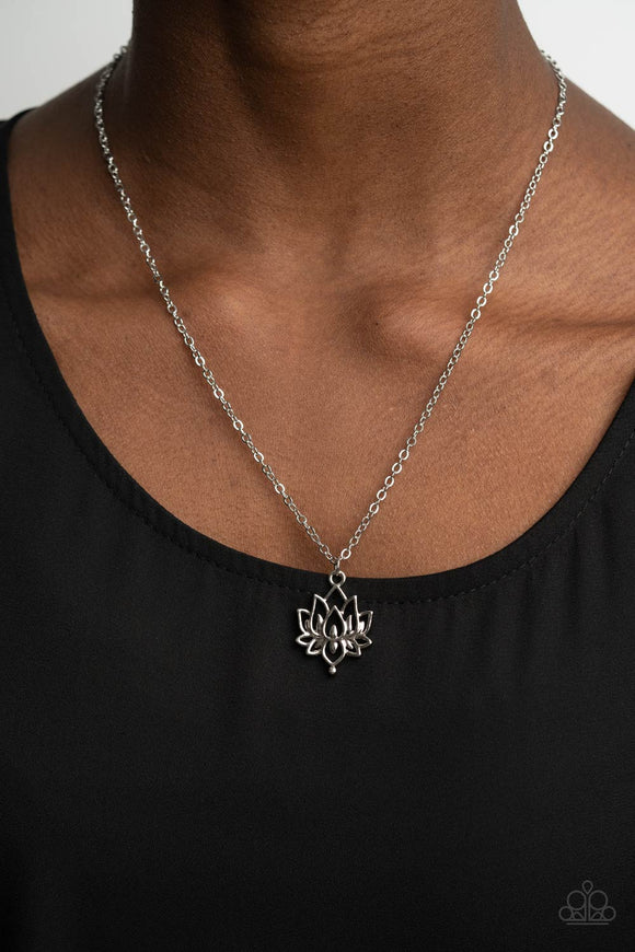 Lotus Retreat Silver ✨ Necklace Short