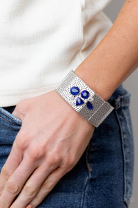 Blue,Bracelet Stretchy,Iridescent,Multi-Colored,Silver,White,Flickering Fortune Blue ✧ Iridescent Bracelet