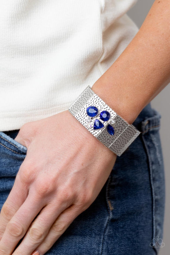 Flickering Fortune Blue ✧ Iridescent Bracelet