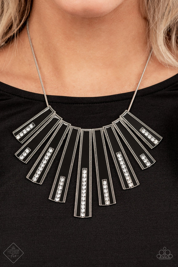 FAN-tastically Deco Black ✧ Necklace Fashion Fix