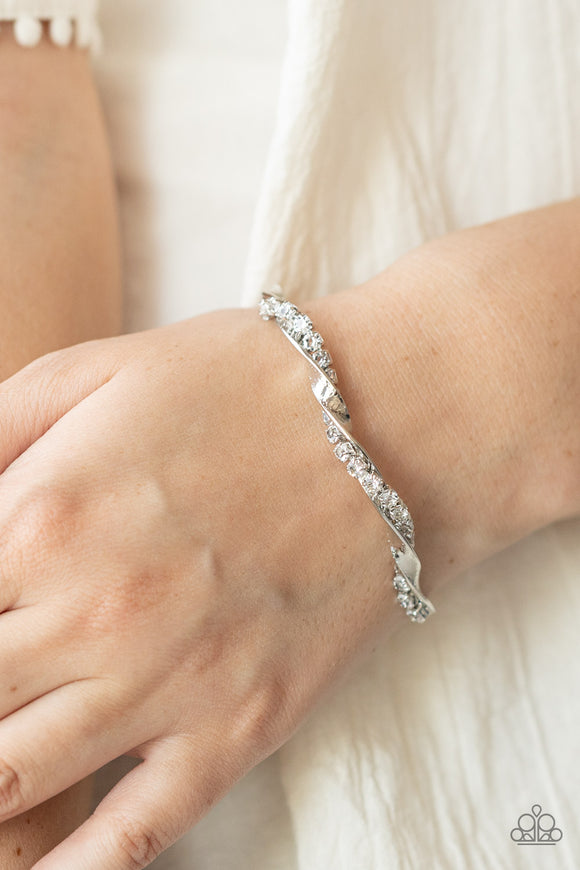 Twisted Twinkle White ✧ Bracelet Bracelet