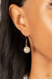 Needs No Introduction White ✧ Pearl Necklace