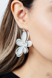 Earrings Post,White,Glimmering Gardens White ✧ Post Earrings