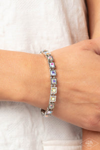 Bracelet Stretchy,Iridescent,Multi-Colored,Pink Diamond Exclusive,A GLAM Of Few Words Multi ✧ Stretch Bracelet