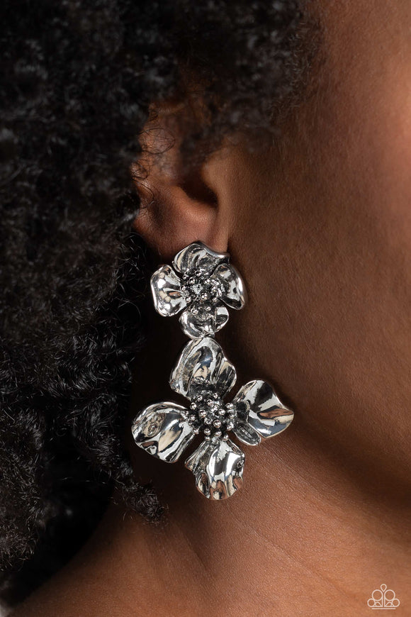 Gilded Grace Silver ✧ Post Earrings