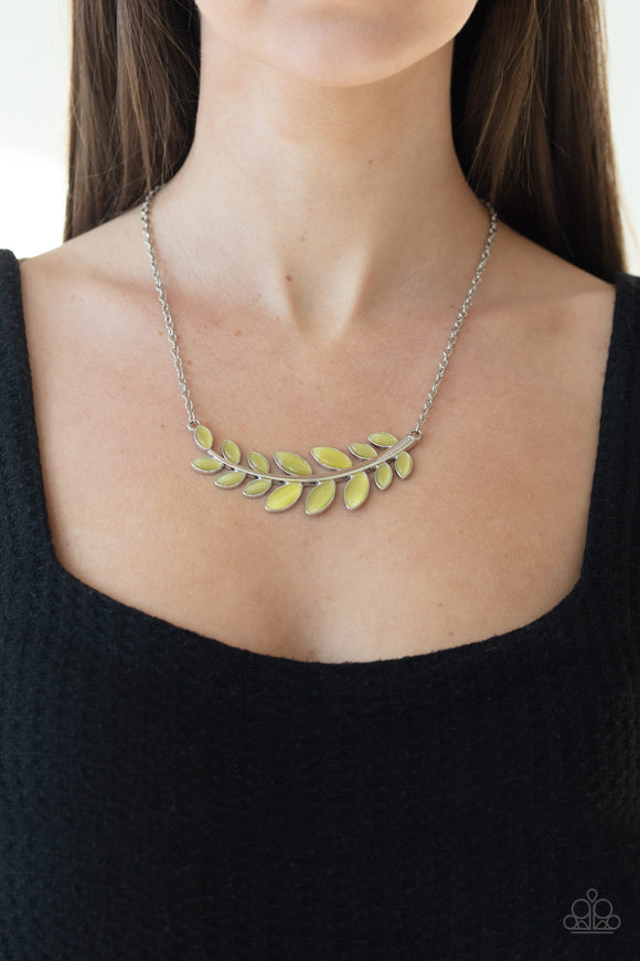 Frosted Foliage Yellow ✨ Necklace Short