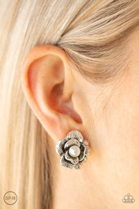 Earrings Clip-On,White,Glowing Garden Spree White ✧ Clip-On Earrings