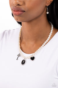 Black,Favorite,Hearts,Key,Necklace Short,White,Charming Collision Black ✧ Necklace