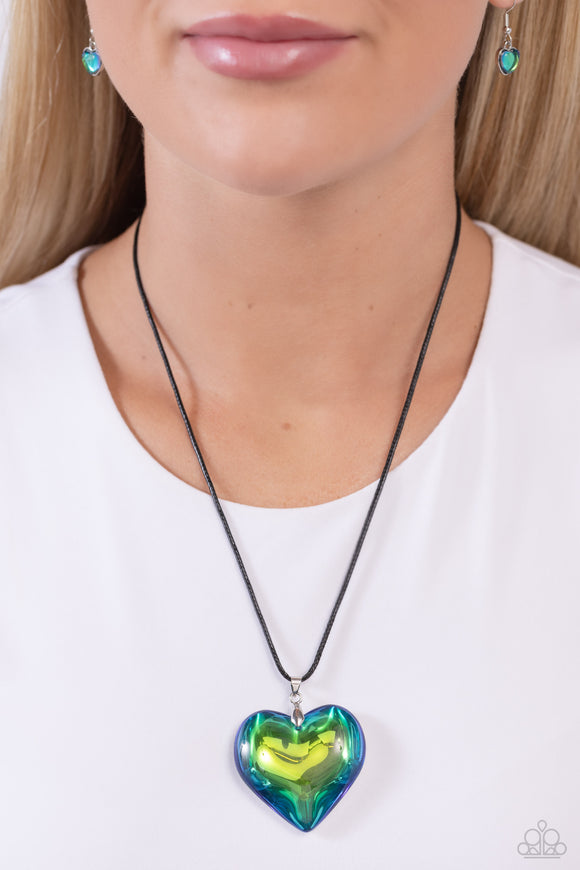 Seize the Simplicity Green ✧ Heart UV Necklace
