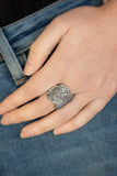 Scandalous Shimmer Silver ✧ Ring Ring